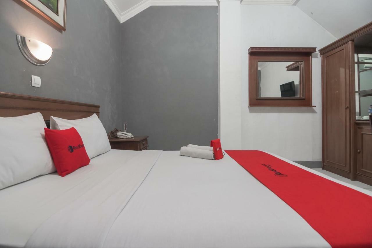 Reddoorz @ Cihampelas Μπαντούνγκ Εξωτερικό φωτογραφία