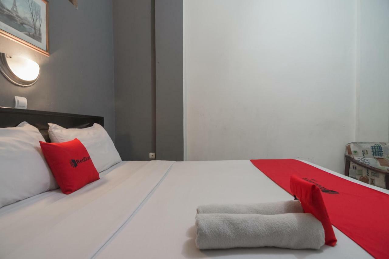 Reddoorz @ Cihampelas Μπαντούνγκ Εξωτερικό φωτογραφία