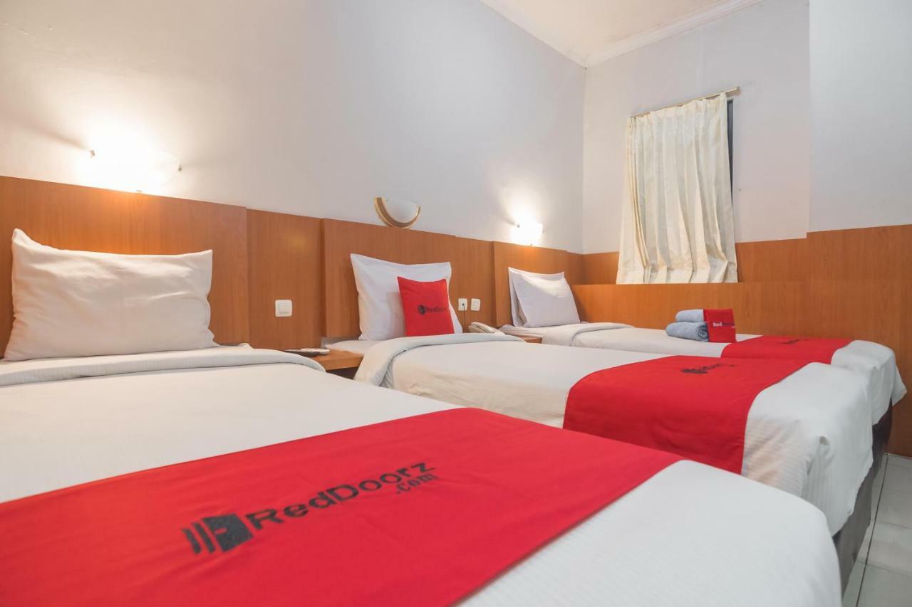 Reddoorz @ Cihampelas Μπαντούνγκ Εξωτερικό φωτογραφία
